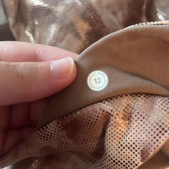Lululemon Align Bra (reversible) NO PADS are included - Picture 4 of 5